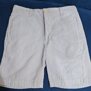 Vineyard Vines Blue and White Flat Front Seersucker Shorts